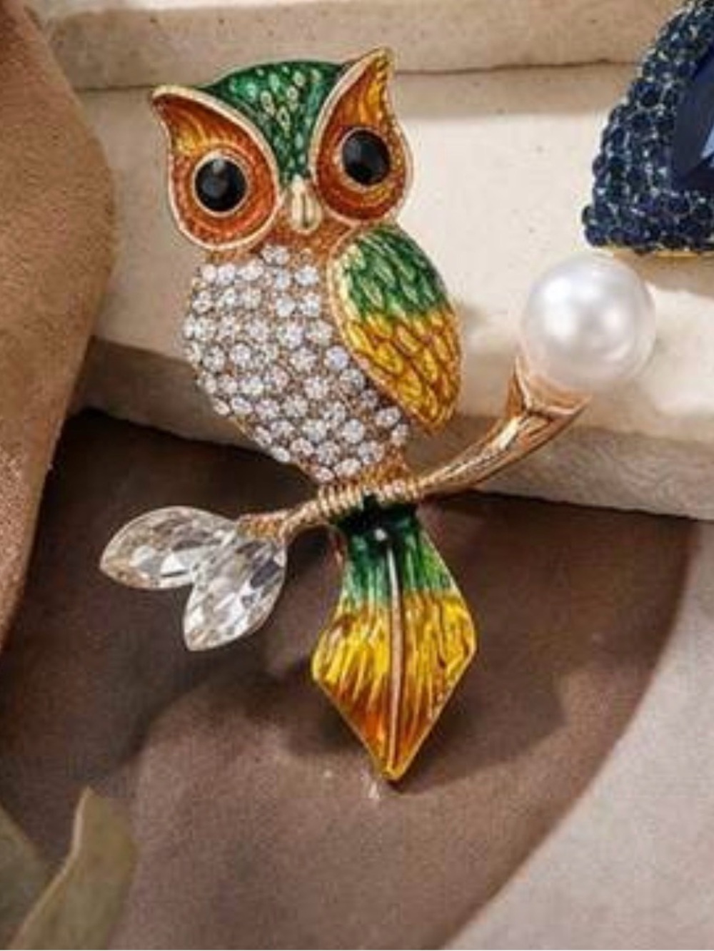 Owl Brooch Pin in Multi Color. - Picture 3 of 3